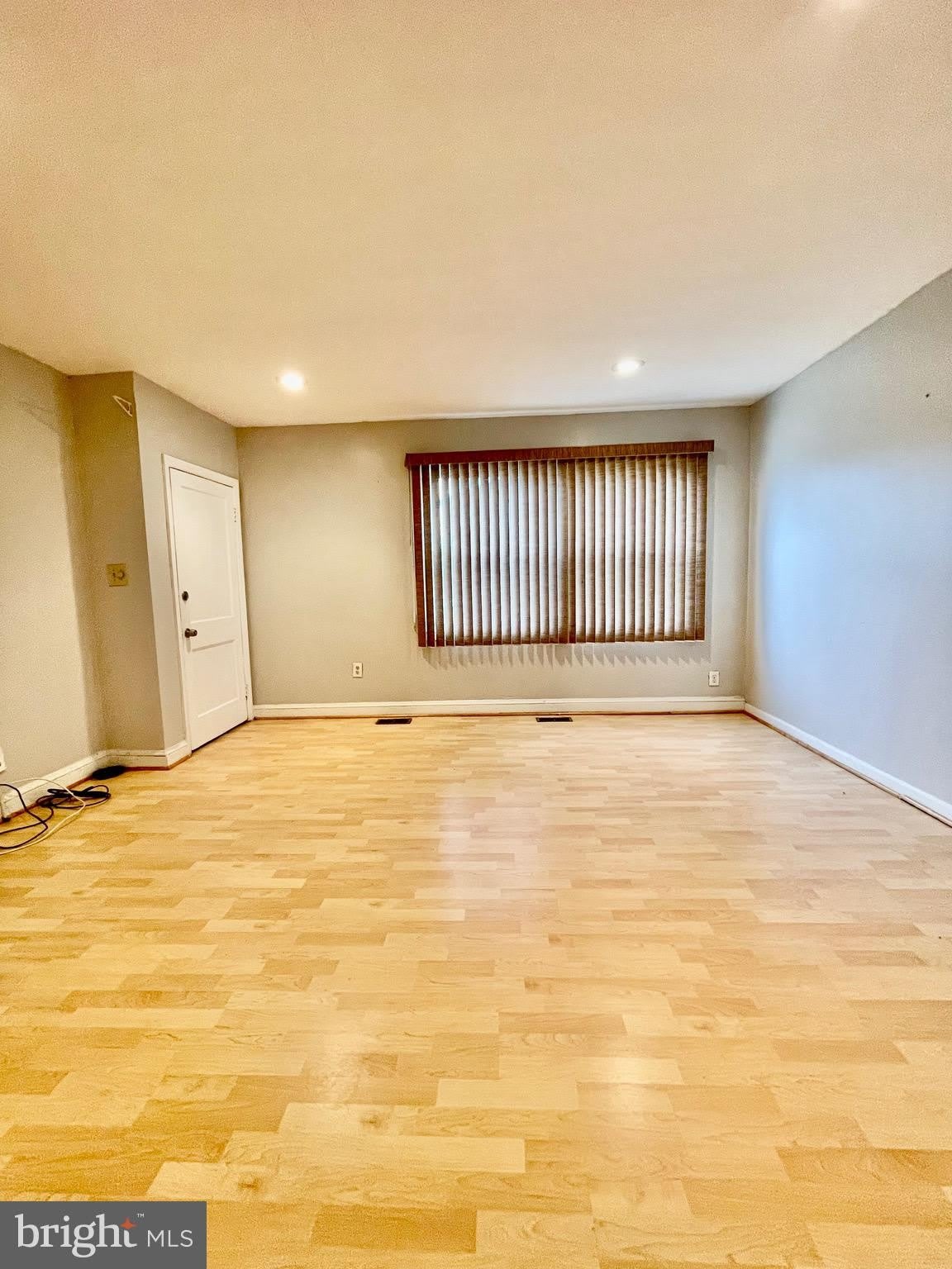 2914 CLEARVIEW Avenue – photo 4