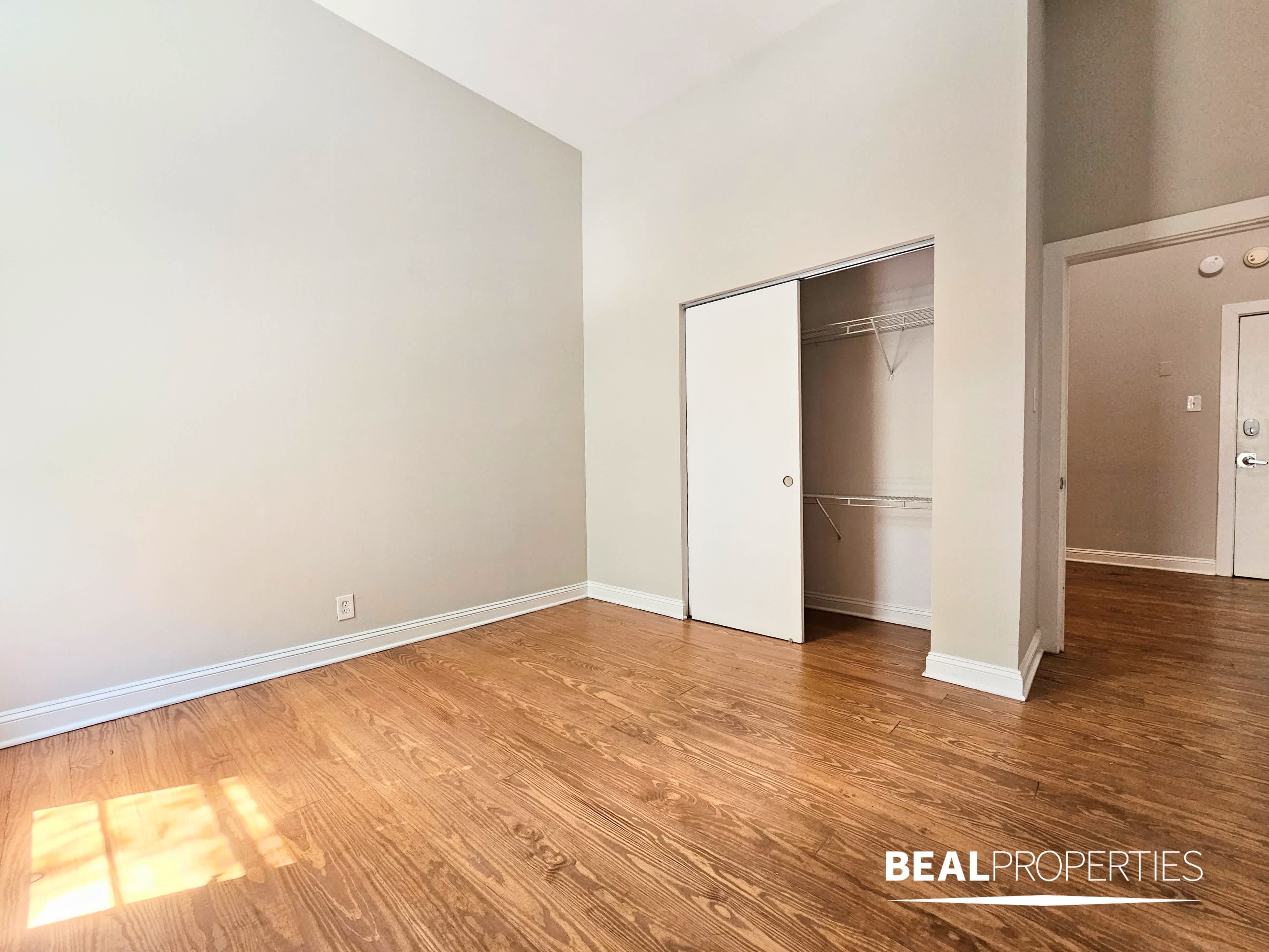 2202 N Clark St – photo 2
