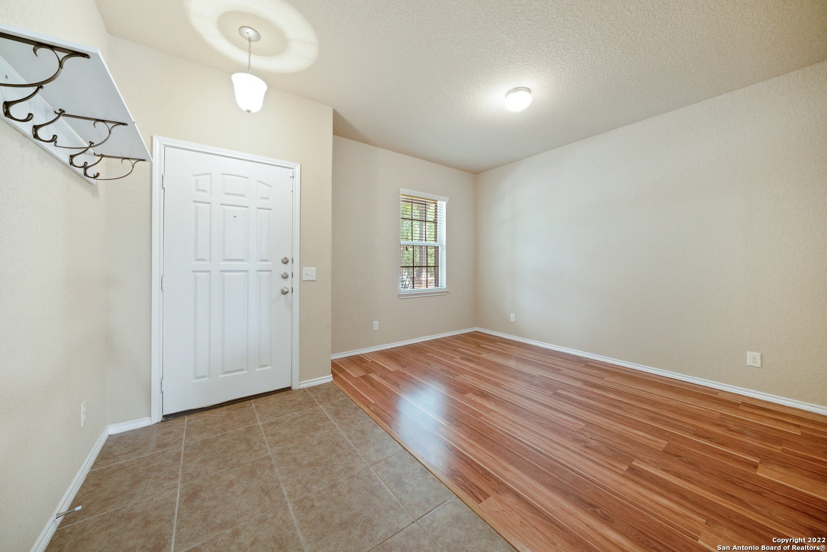 516 STONEBROOK DR – photo 5