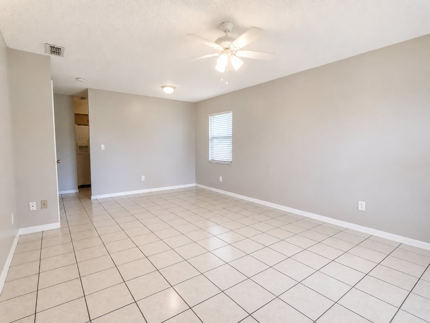 1423 Montana Ave – photo 2