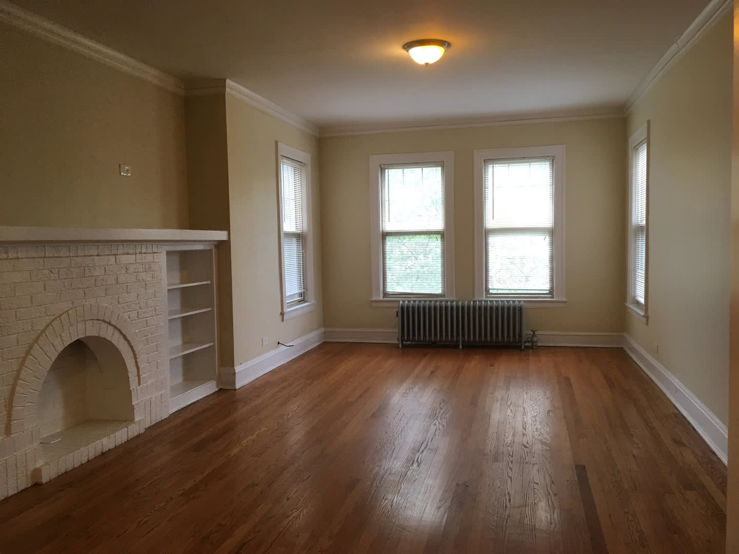 6254 N Claremont Ave – photo 3