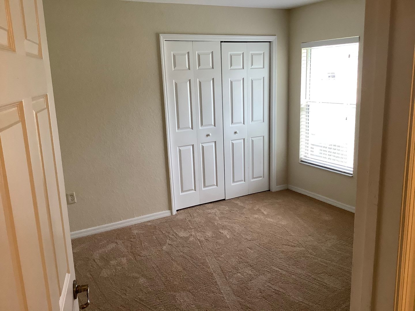 Charming 4-Bedroom, 2-Bath Home for Rent – Marion Oaks! – photo 5