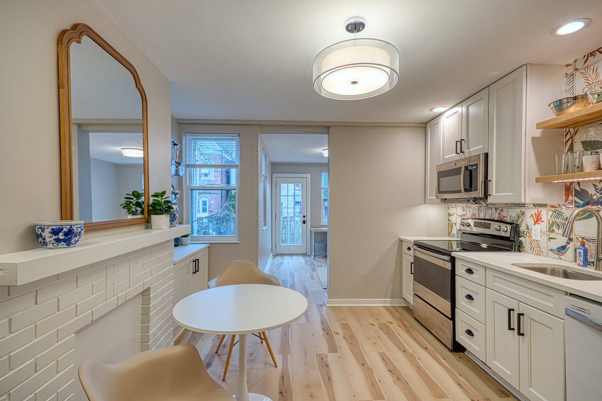 350 Lamont Place – photo 4