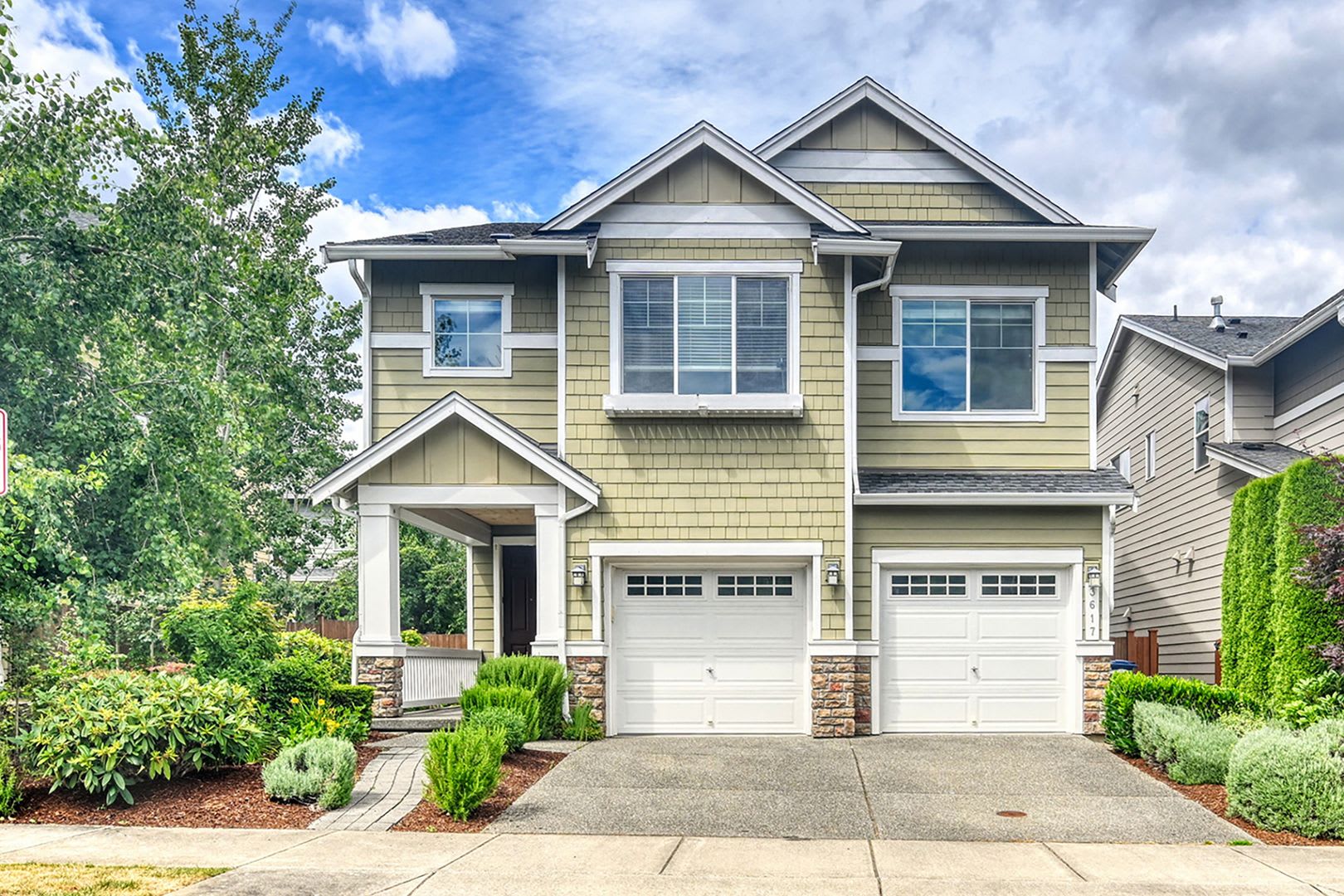 Spacious 4-Bed Home in the Northshore School District – photo 3
