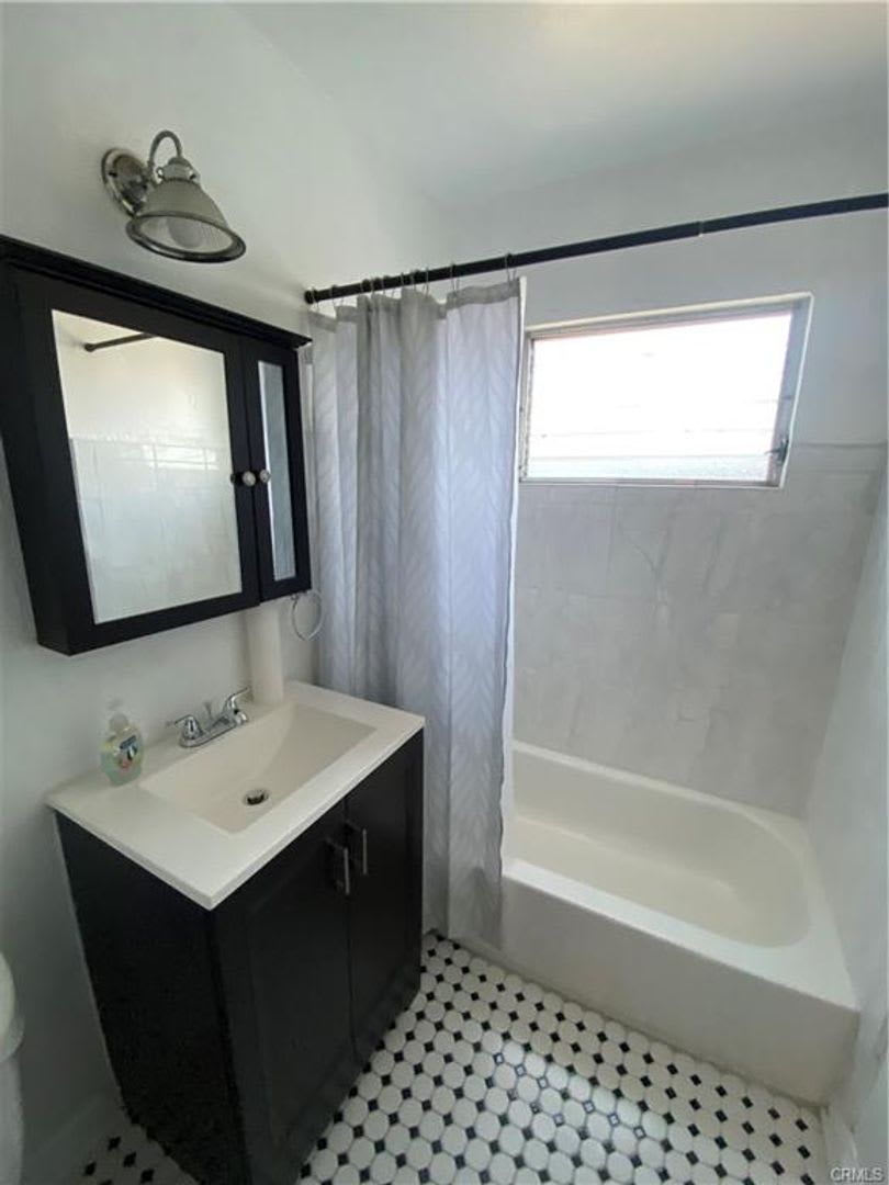 5832 Camerford Ave – photo 3
