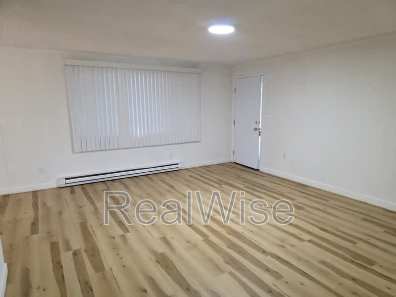 1101 NE Minnehaha St – photo 4