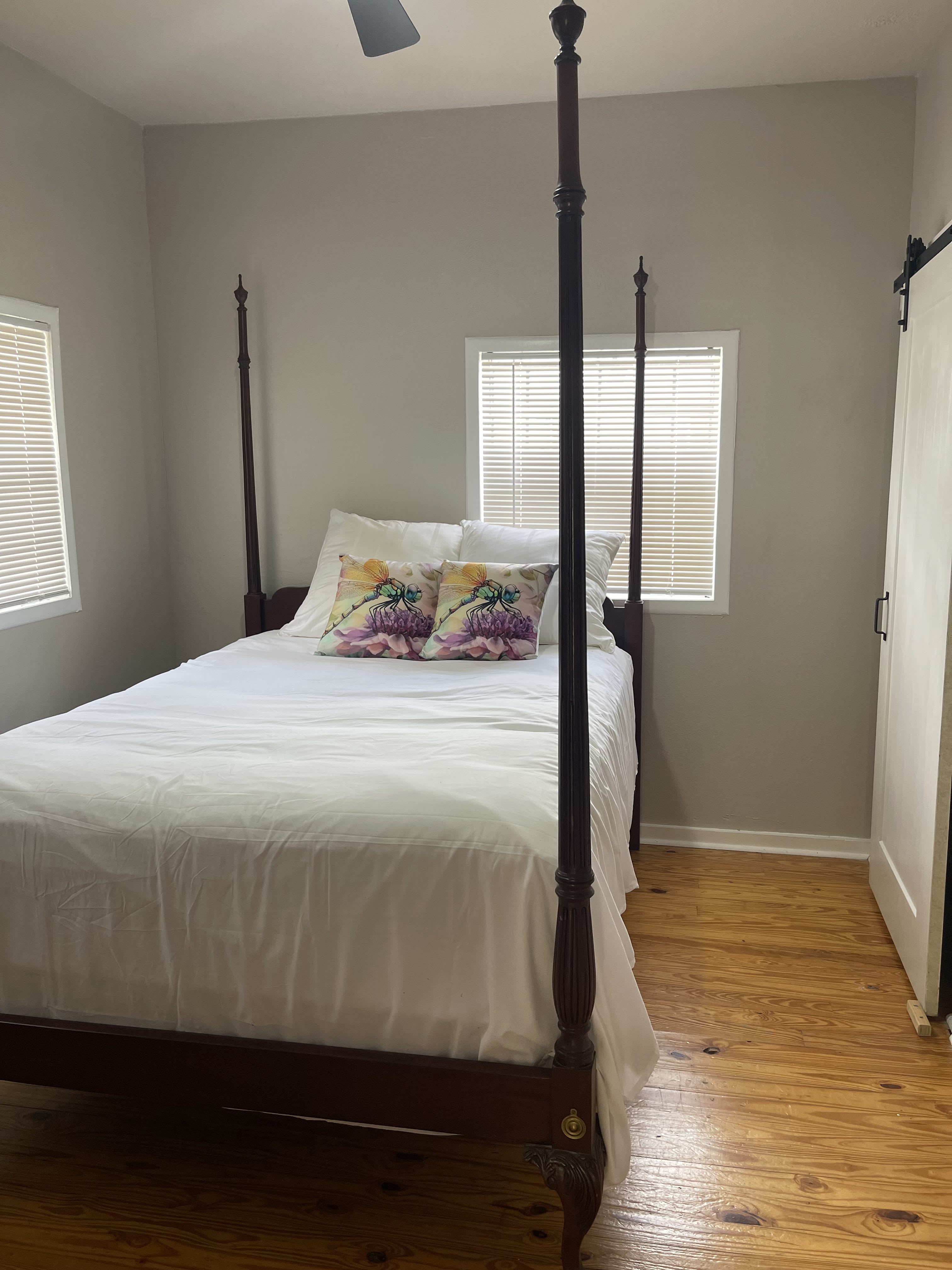 912 East Saint Clair Street – photo 1