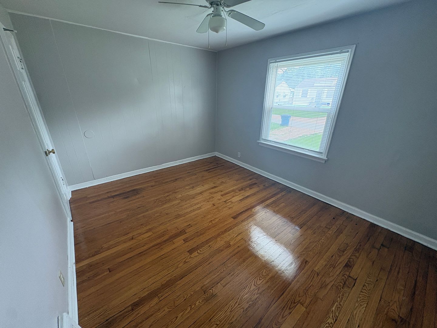 Charming & Updated 2-Bedroom Home w/Basement – photo 3
