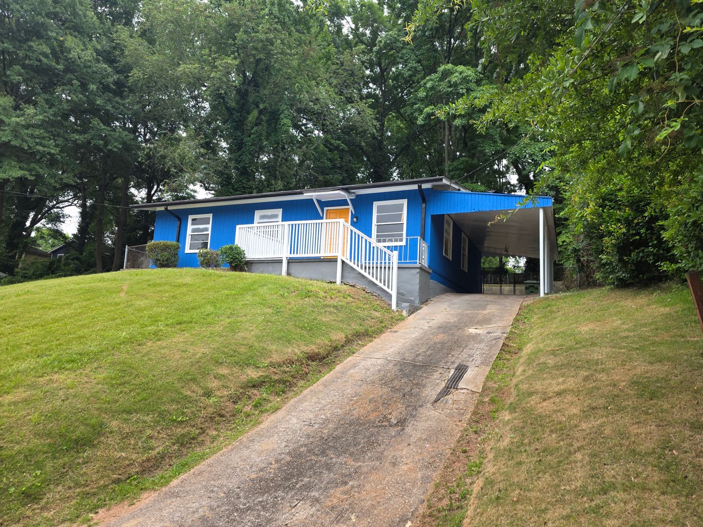 Fantastic 3/1 Bungalow Near Langford Park – photo 2