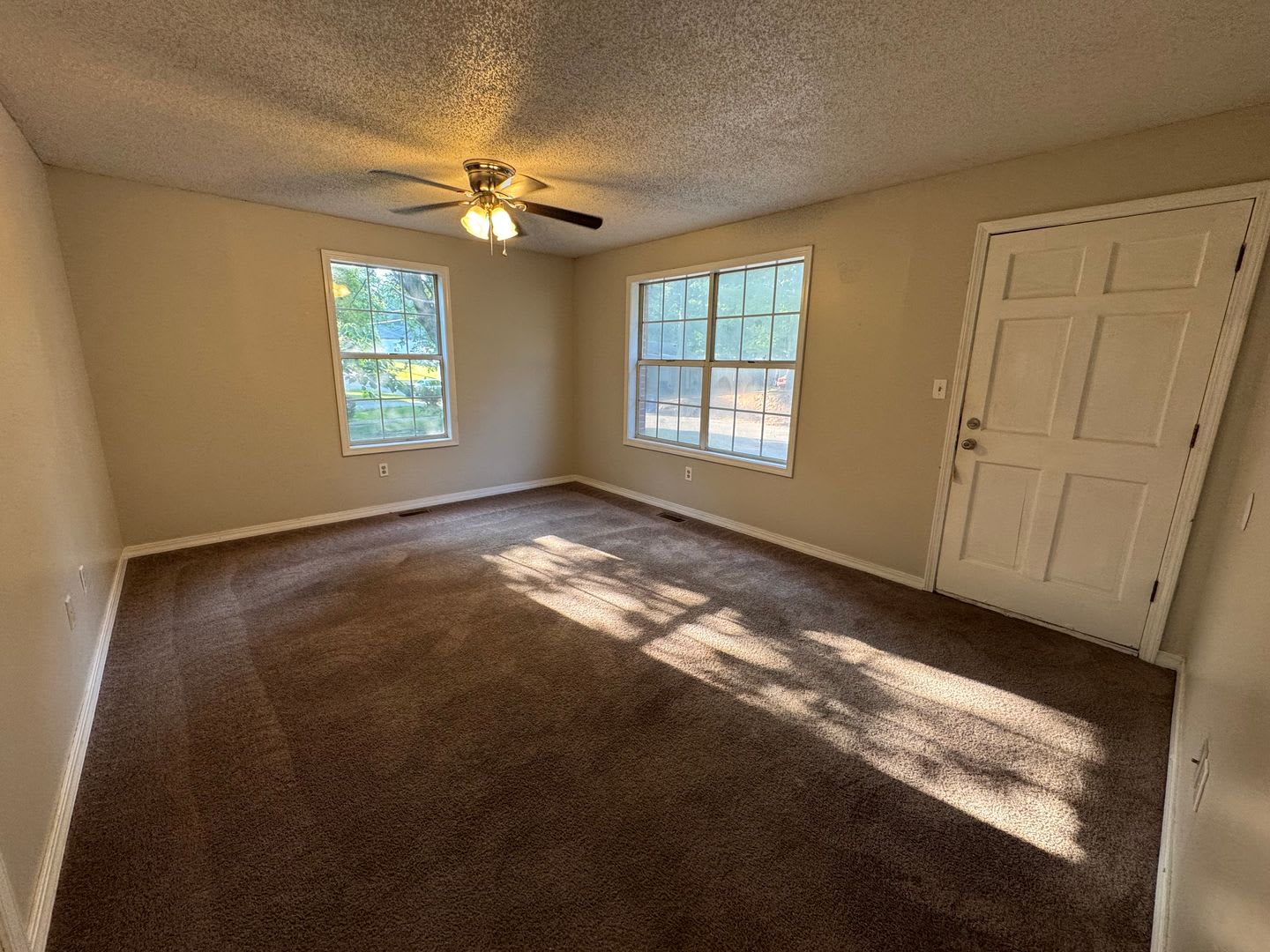 Charming Brick Home with Back Deck! – photo 3