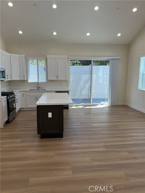 12243 Califa Street – photo 5