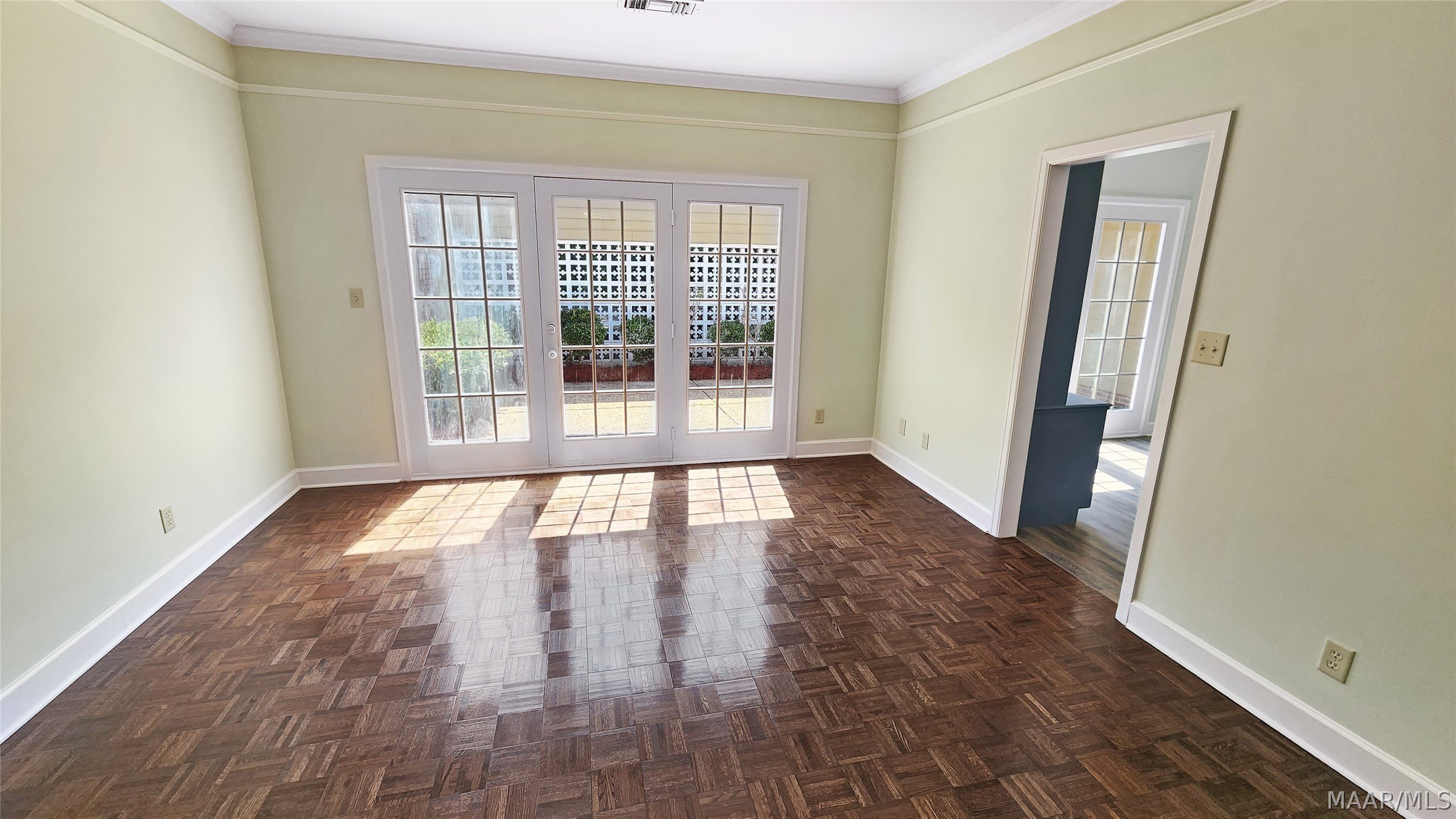2067 Hazel Hedge Lane – photo 5