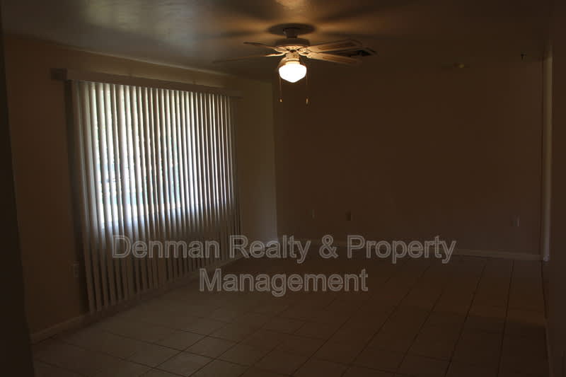 910 S. Una Avenue – photo 4