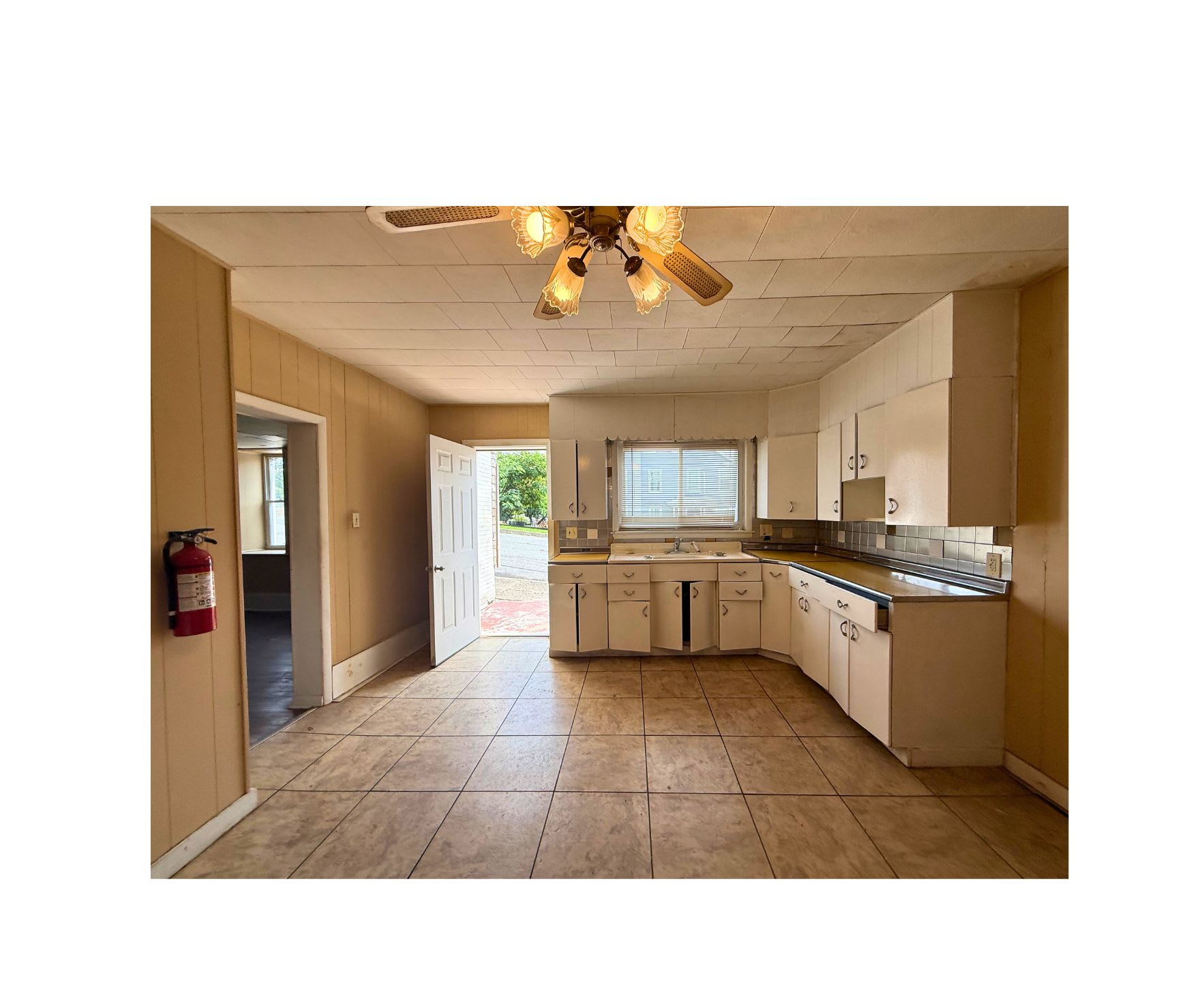 152 East Market Street – photo 3