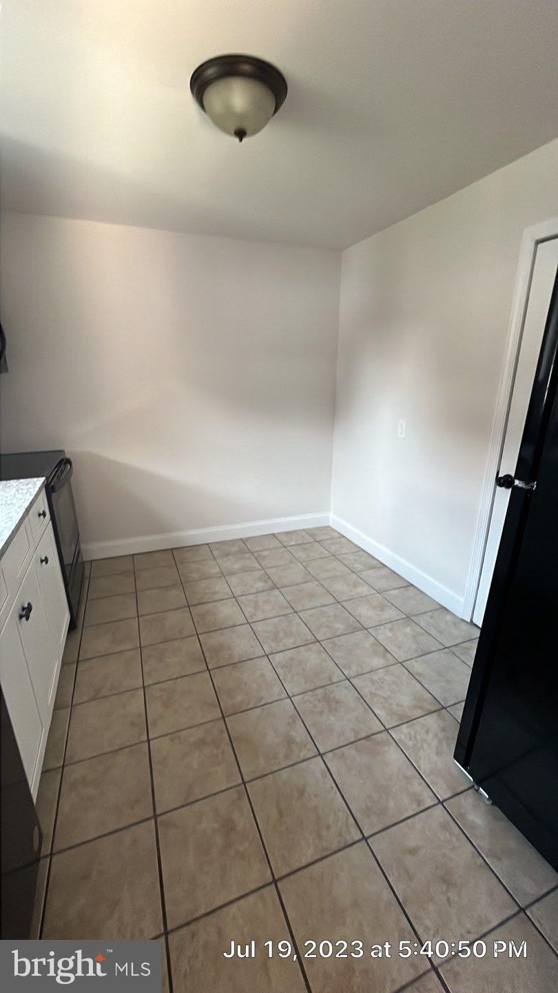 566 E HIGH Street – photo 3