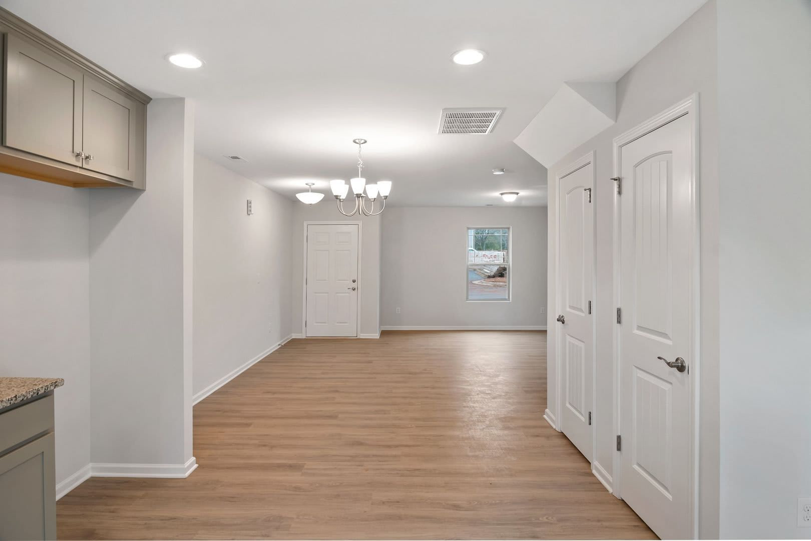 Room in 3 Bedroom Townhome at Switch St – photo 5