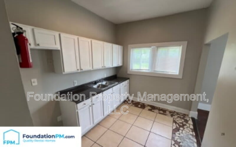 701 East Alston Avenue – photo 4
