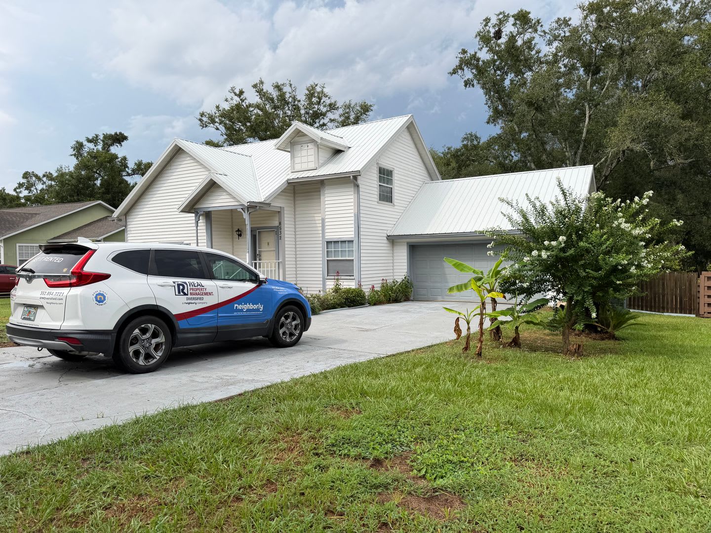 WOW, beautiful home with neighborhood pool! – photo 2