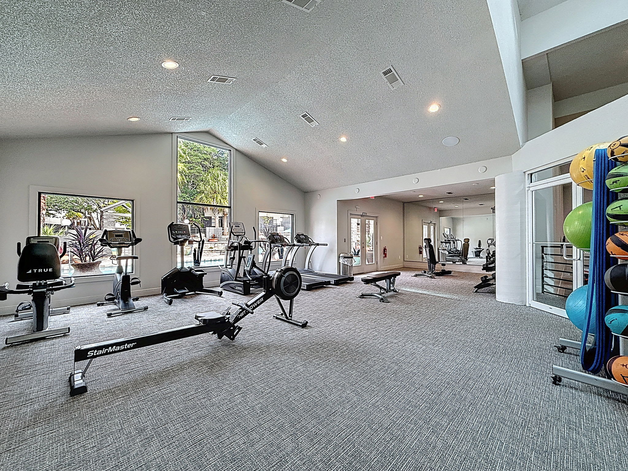 The Riley – photo 3