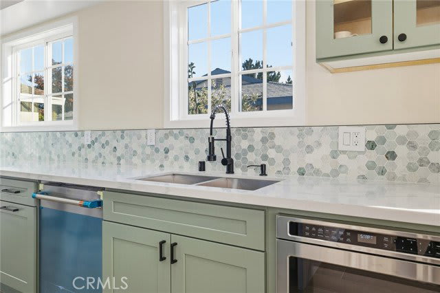 9233 Swinton Avenue – photo 5