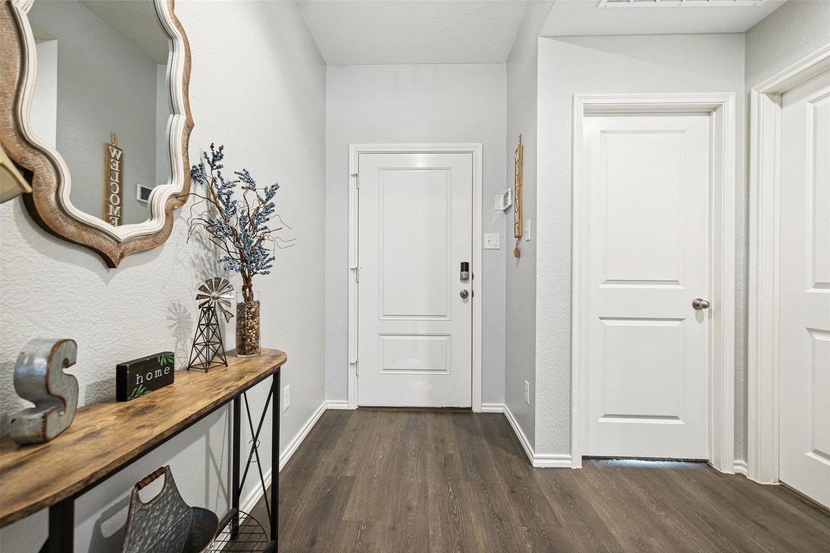 You Will Want To See This Home As It Is A Great Value Located At The Back Of The Magnolia Neighborhood Just A Few Houses Away From A Walking Trail And Community Fishing Pond – photo 2