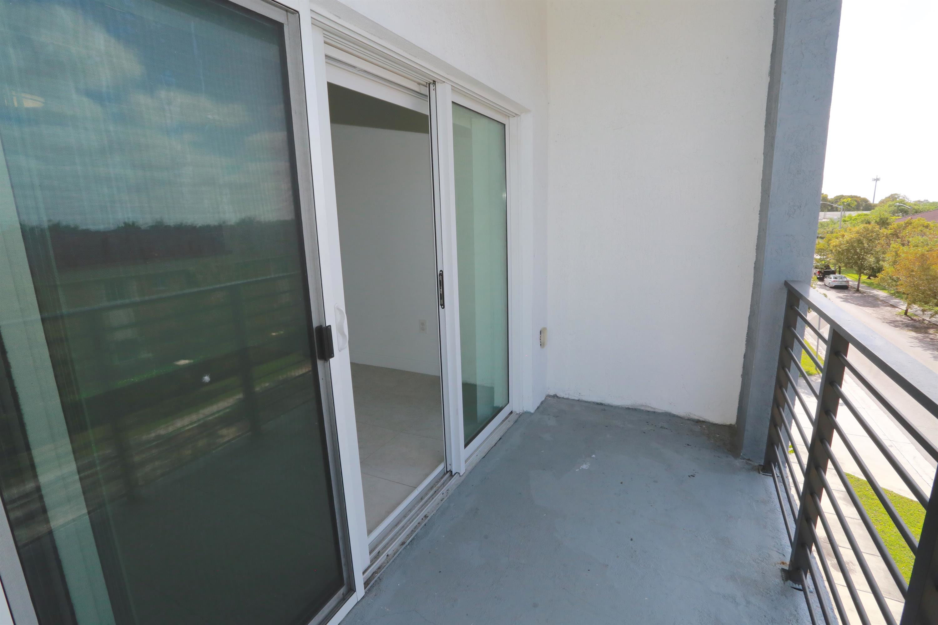 6171 Northwest 182nd Lane #102 – photo 4