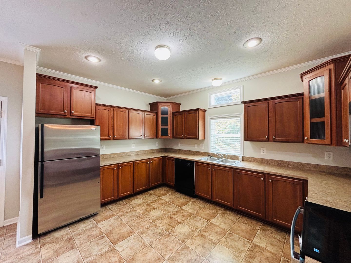 3 Bedroom, 2 Bath House – photo 4