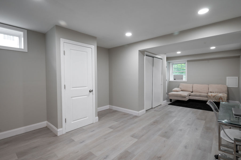 576 Main Street – photo 3