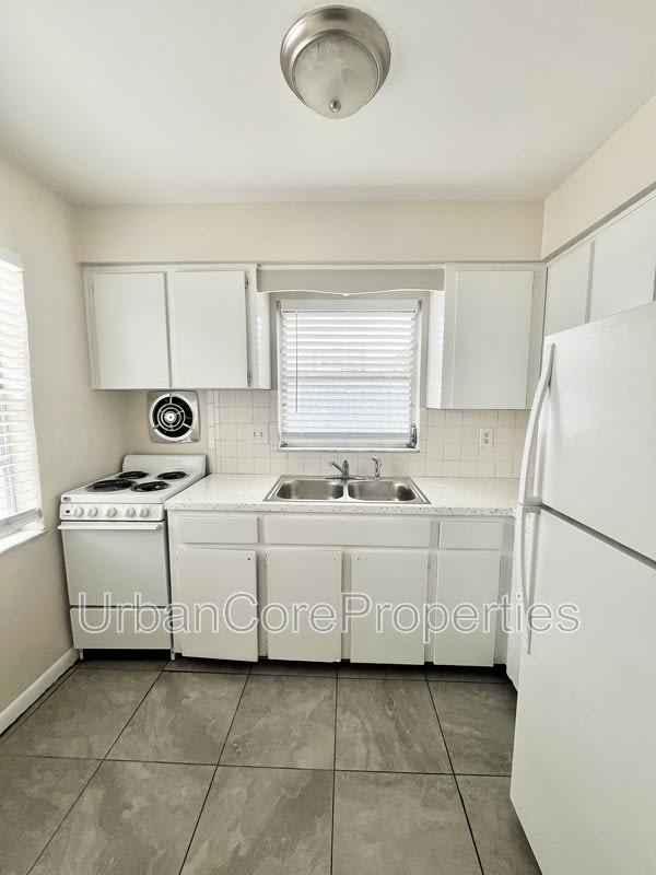 321 24th St N – photo 5