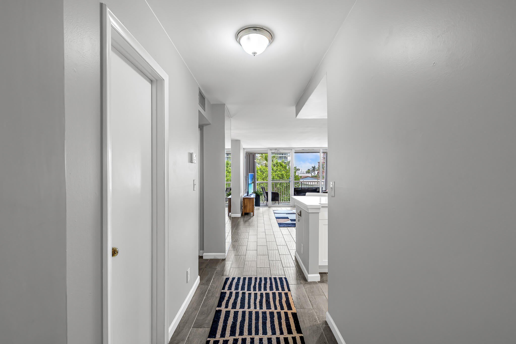 2200 NE 33RD Avenue – photo 3