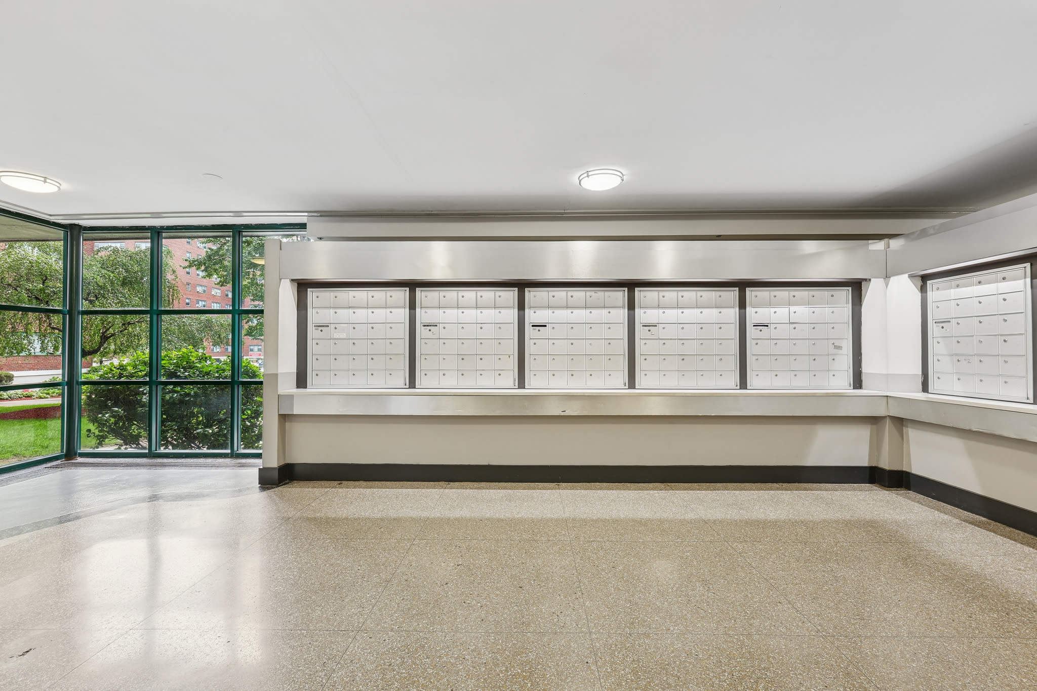 528 Grove St – photo 5