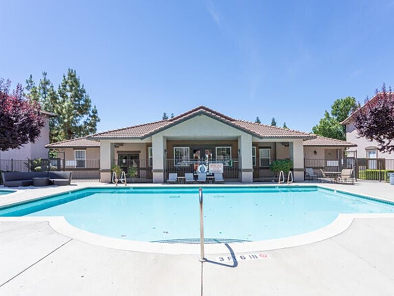 Crocker Oaks Apartments – photo 1