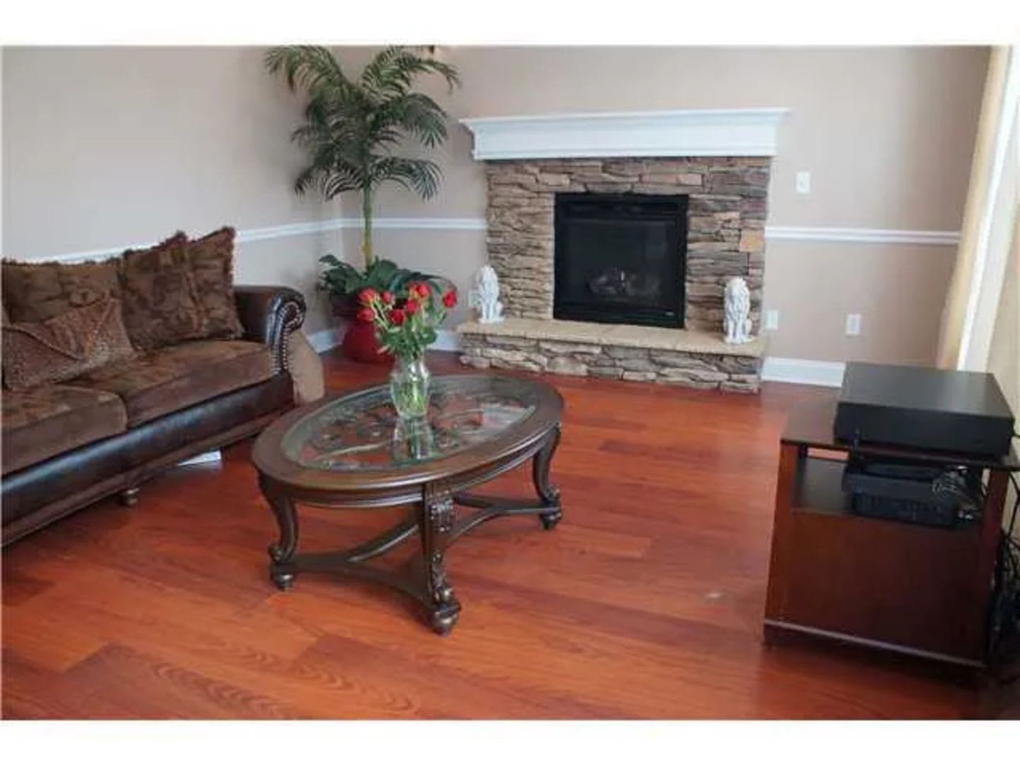 Spacious & elegant 3BR home in East Lansing with perks, MSU – photo 4