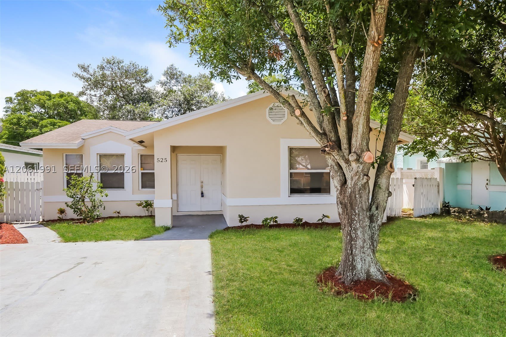 525 20th Ave N – photo 1
