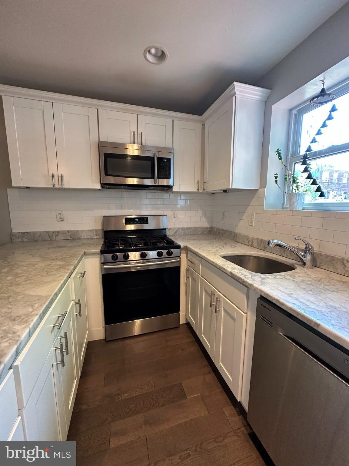 1914 D Street NE – photo 4