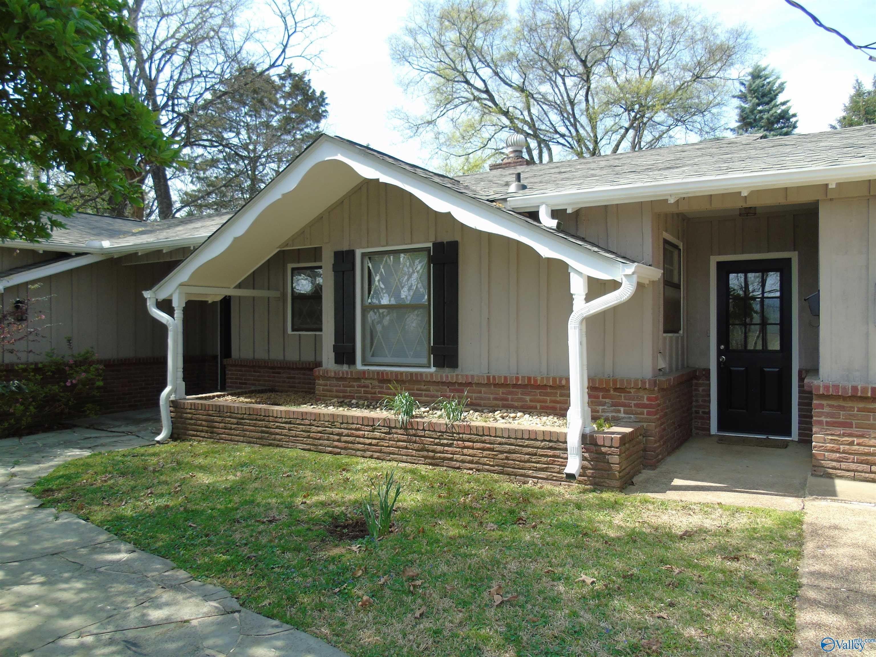2504 Maysville Circle NE – photo 2