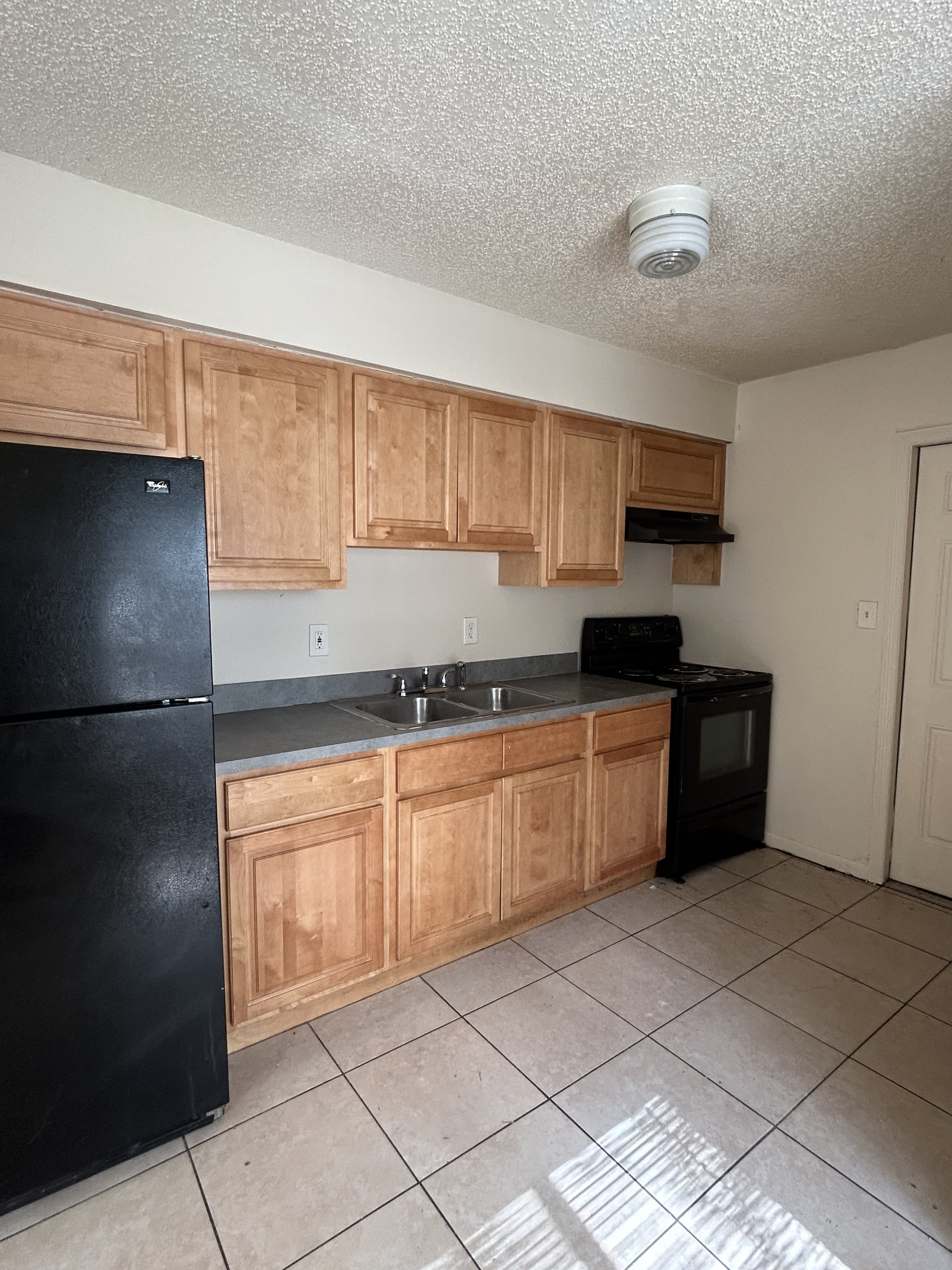 525 Central Ave. – photo 3