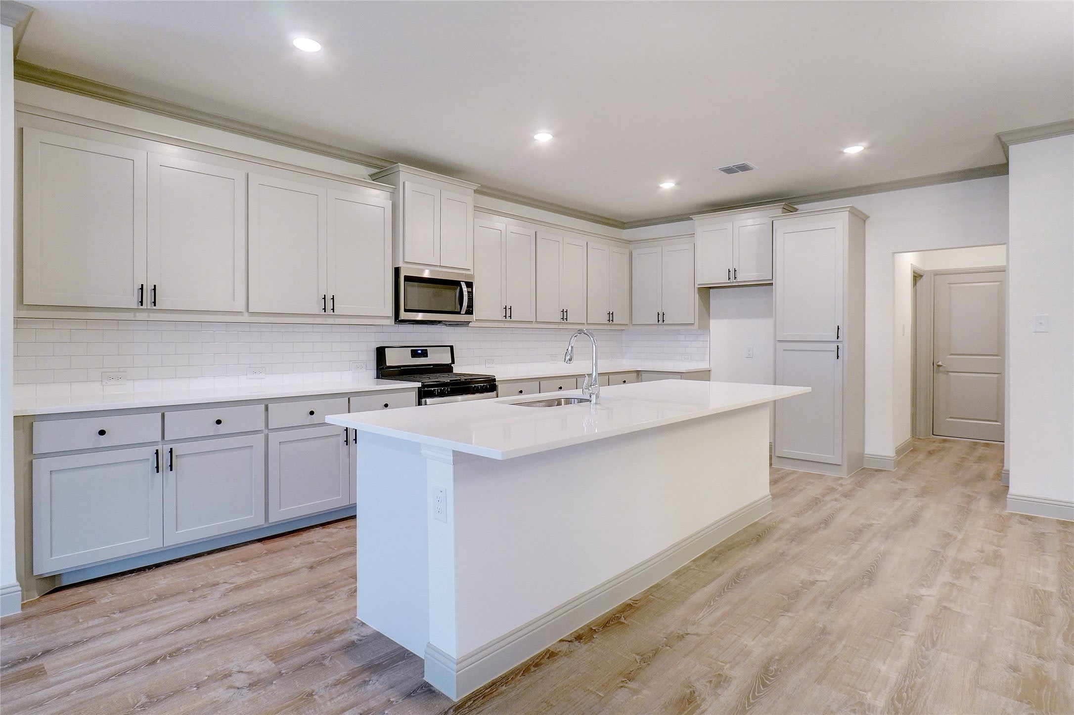 219 Community Drive – photo 4