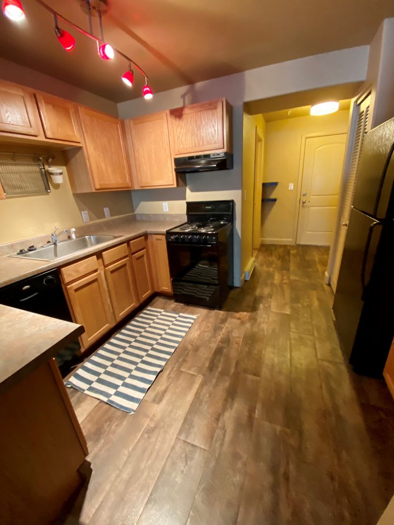 Perfect Furnished Studio with ALL the AMENITIES! – photo 4