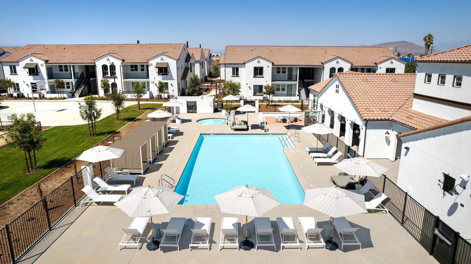 The Charlie Perris – photo 1