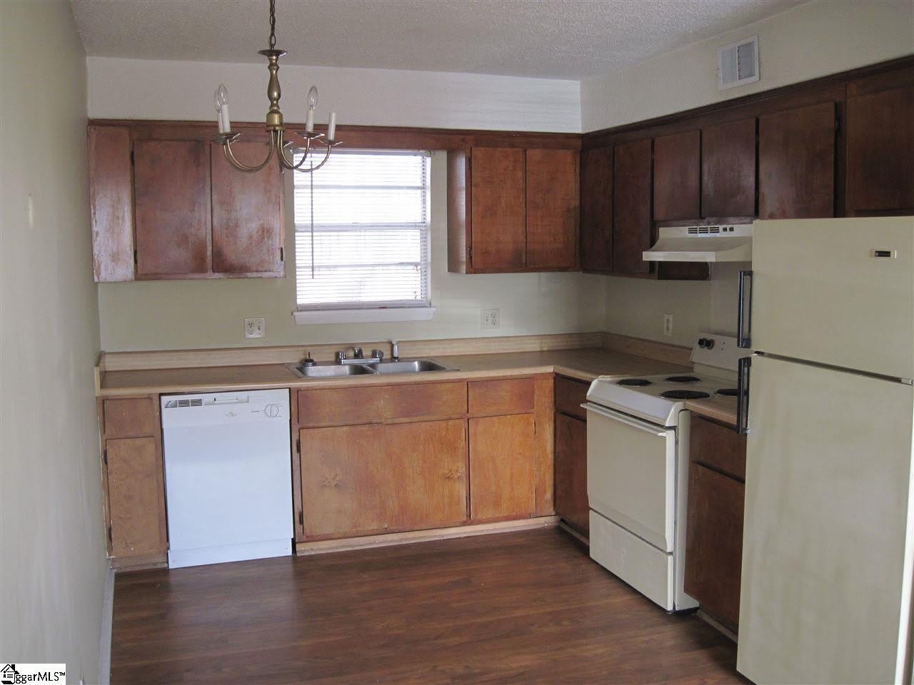 713 E Curtis Street – photo 2