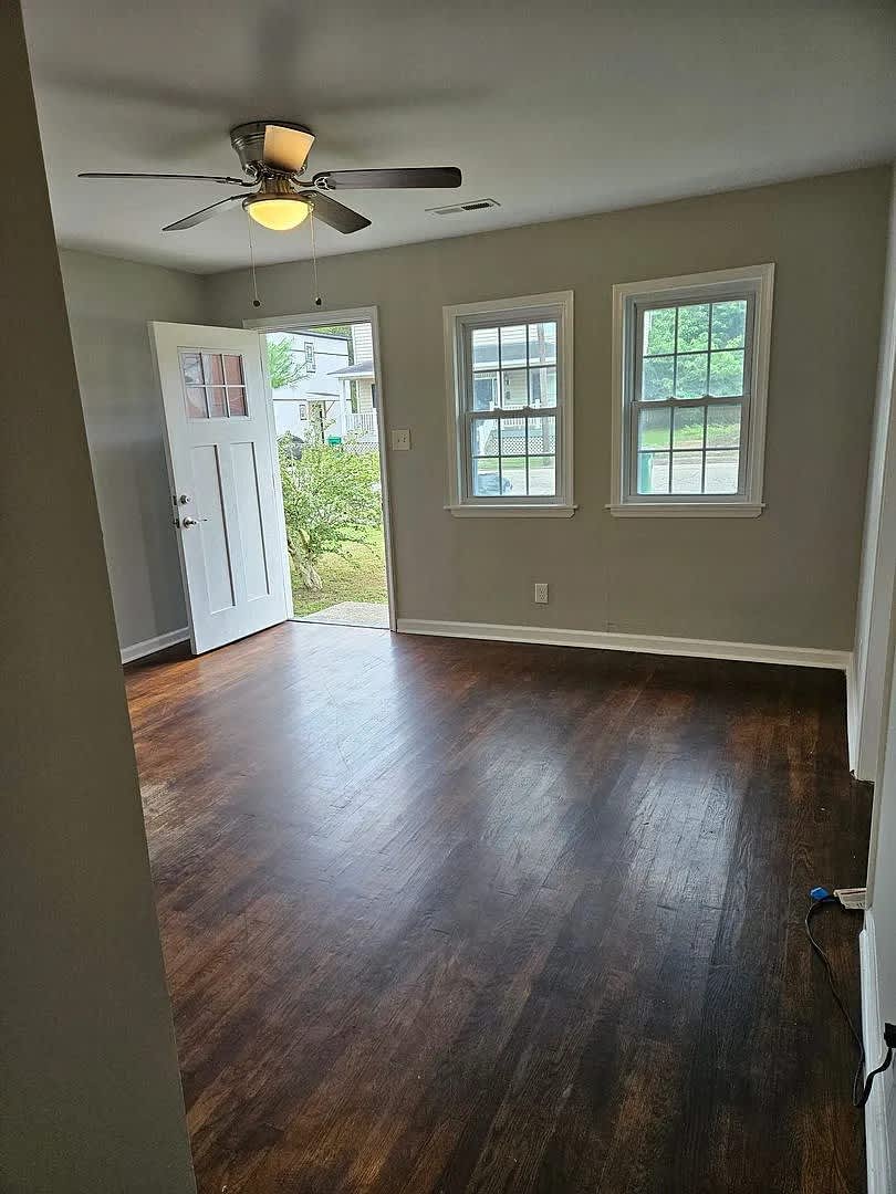 1343 Hinton St – photo 3