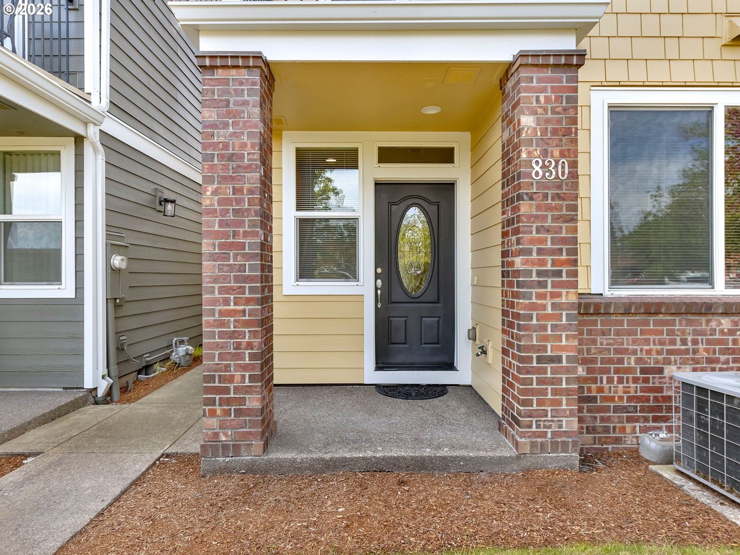 Spacious Living in a Modern Townhome – photo 2