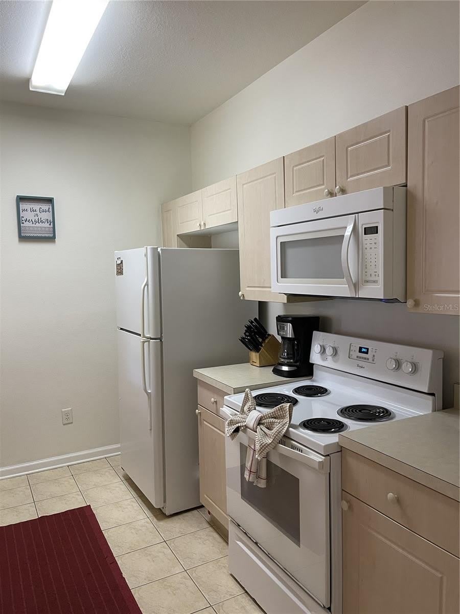 2306 SILVER PALM Drive – photo 4