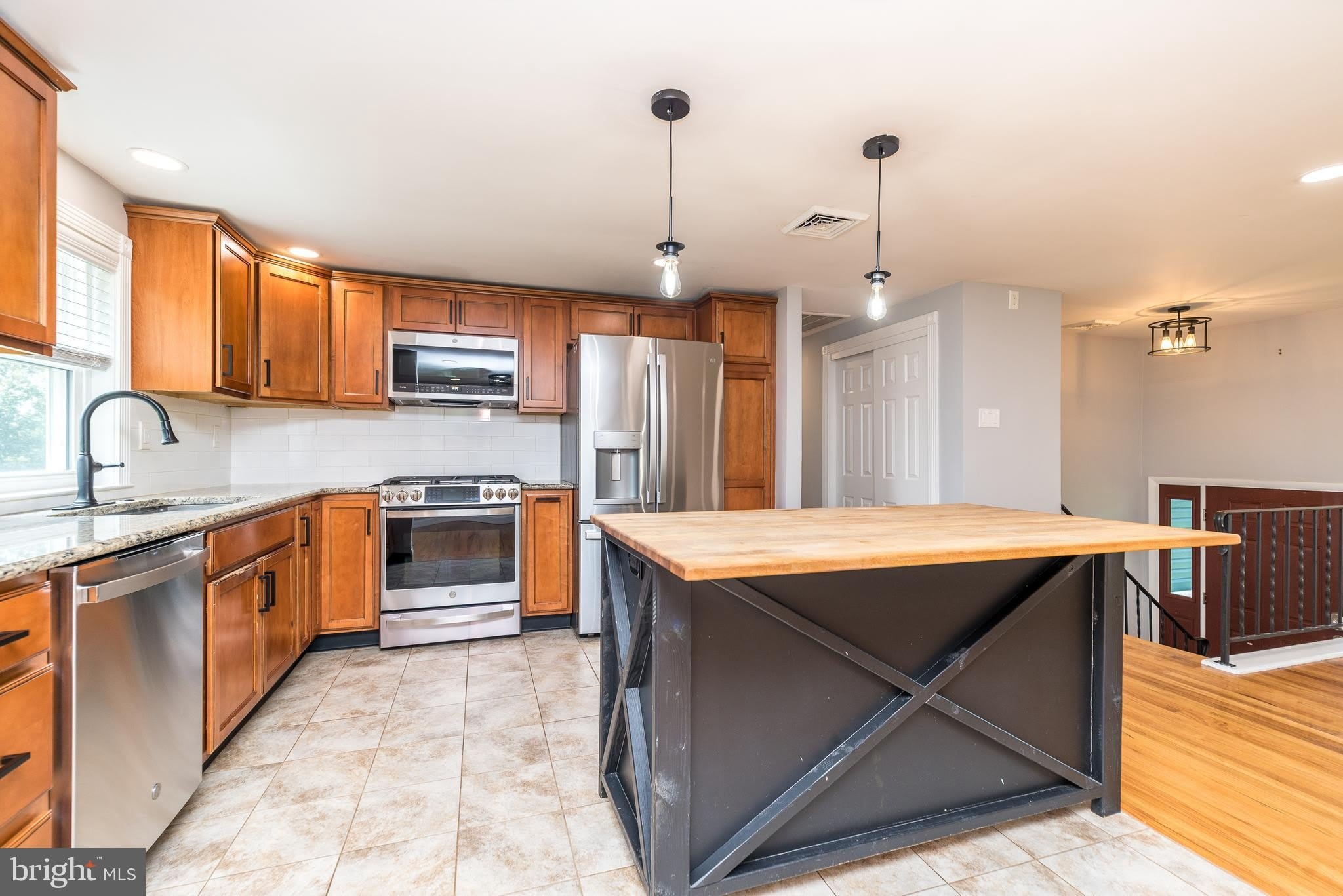 402 N LAYFIELD Road – photo 4