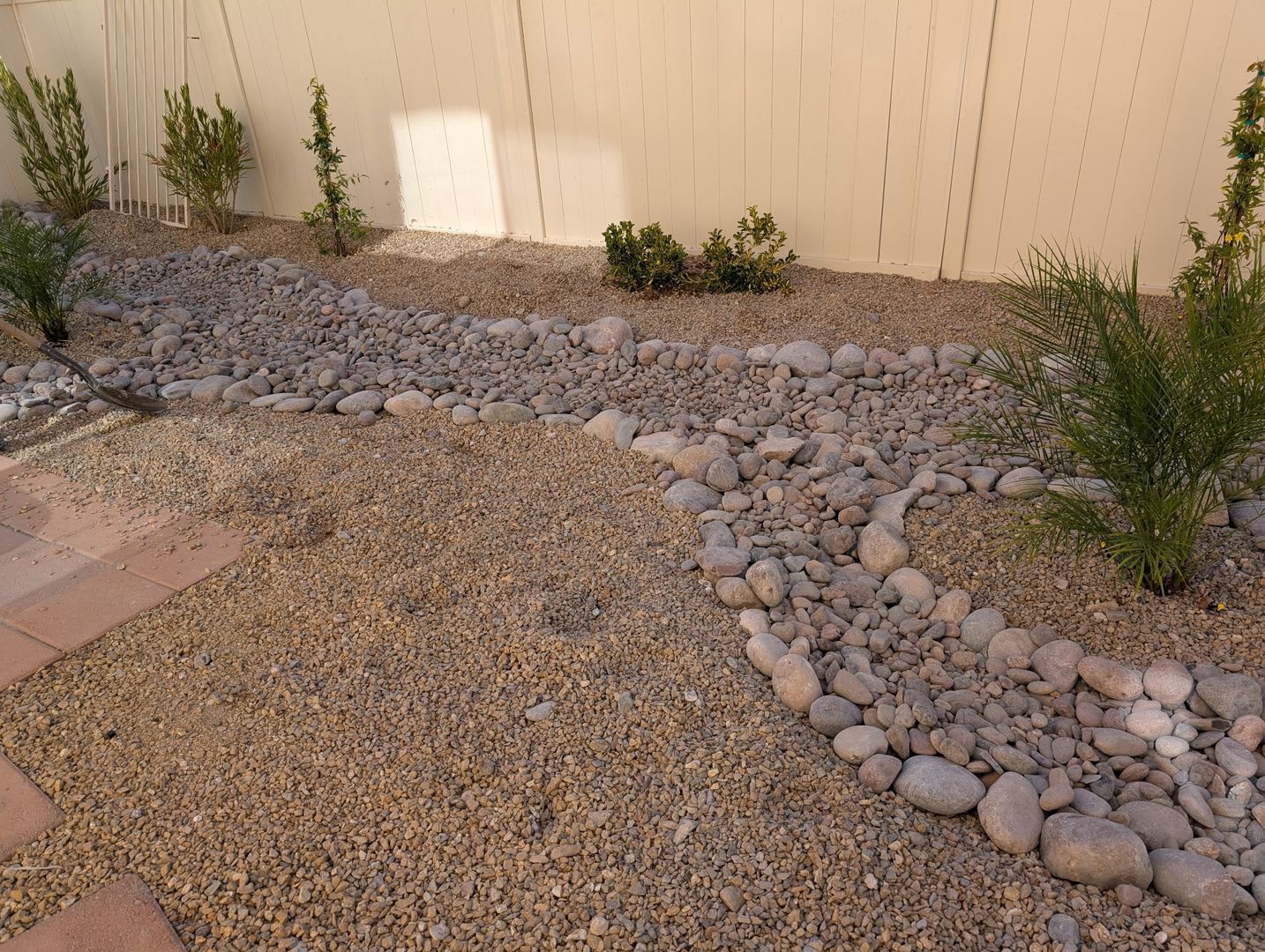 4 bedroom 2.5 Bath 2 car garage near Sky Canyon – photo 3