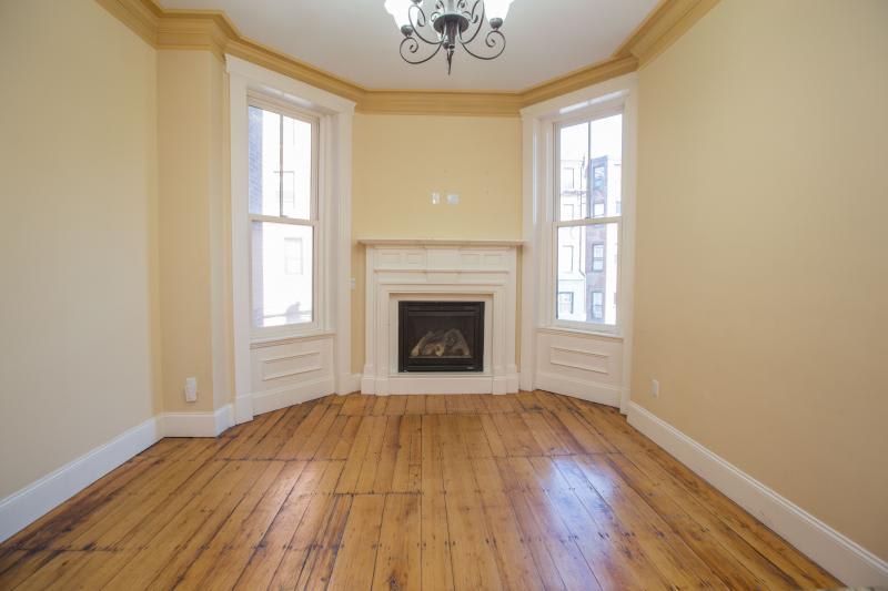 263 Newbury St. – photo 4