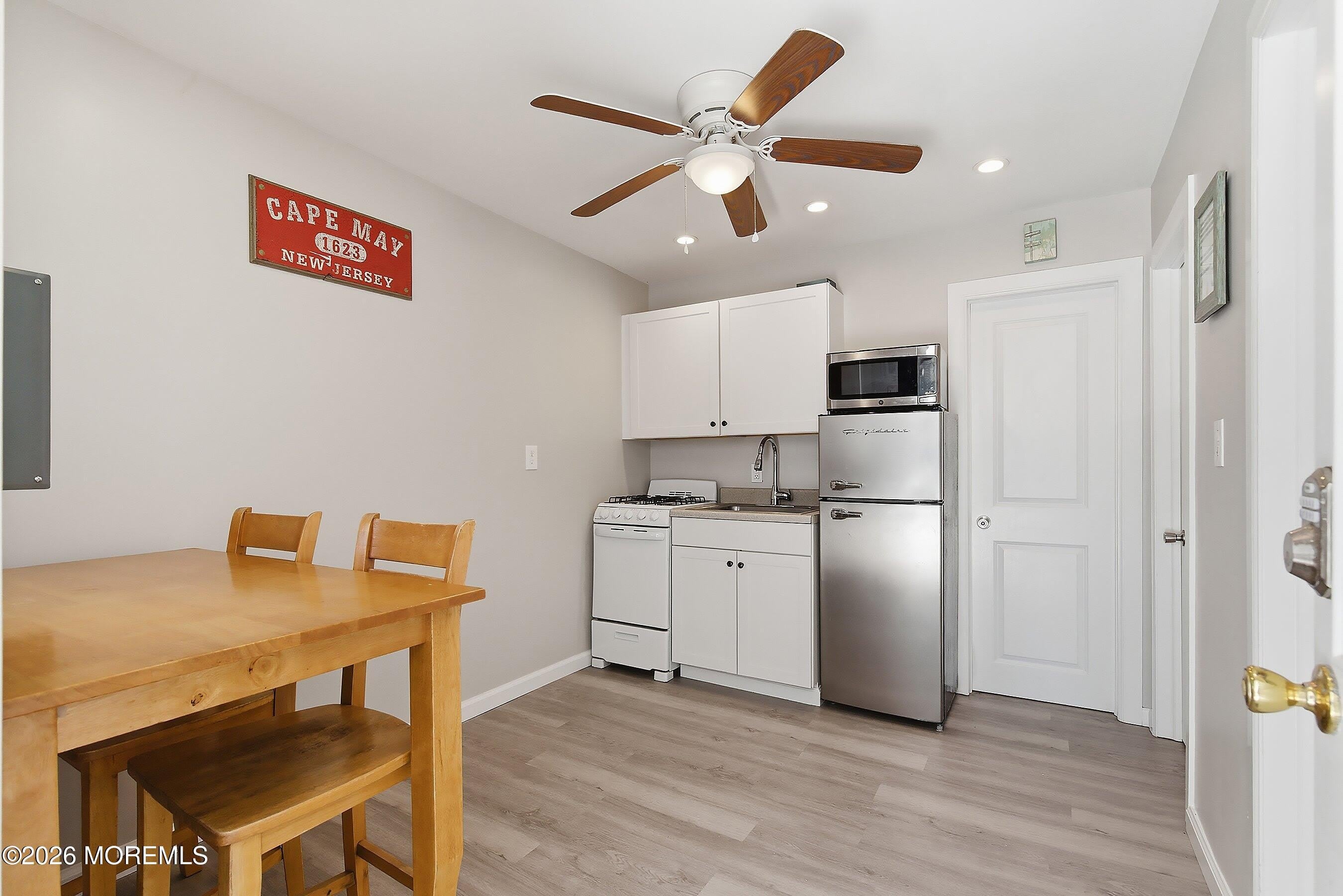 206 16th Avenue – photo 1