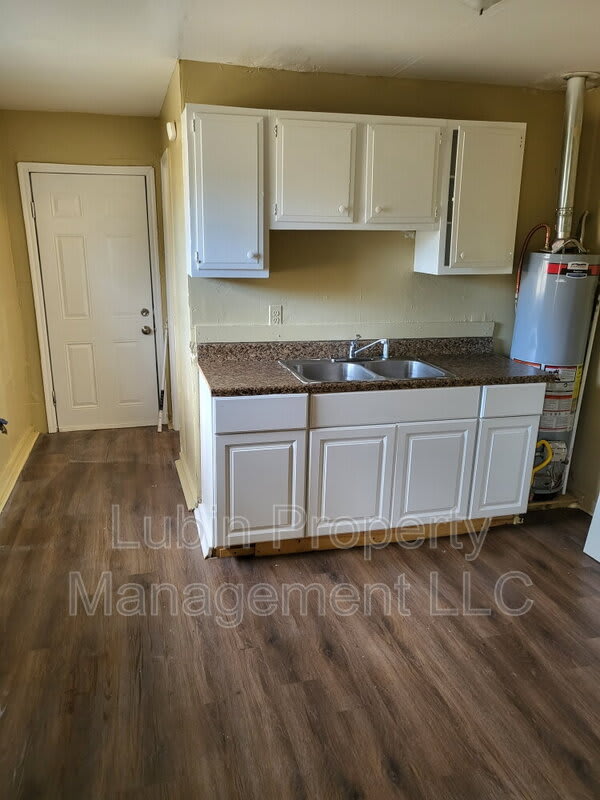 1484 Oaklawn St – photo 5