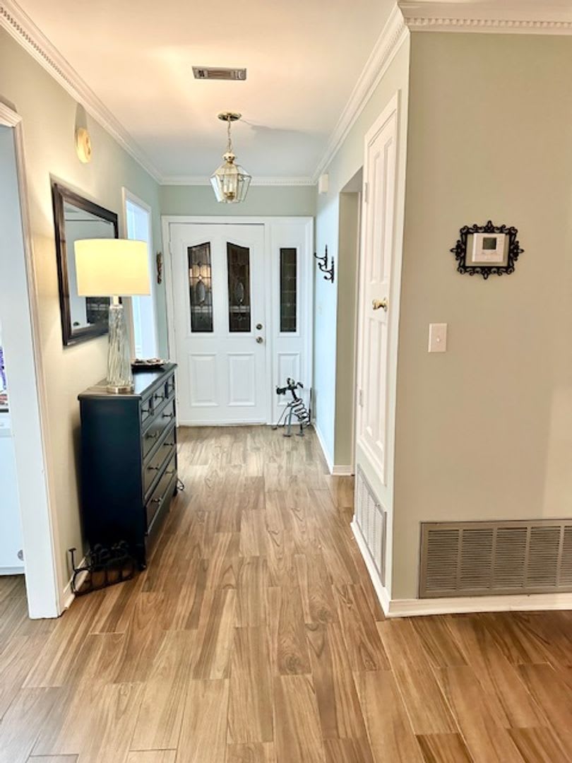 GORGEOUS 3 bedroom/3 bathroom/2 car garage townhome for rent in the desirable DONLABROOK GARDENS! – photo 5
